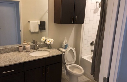 Grandview Heights Apartment | Lovely 2 bedroom unit with pool and hot tub