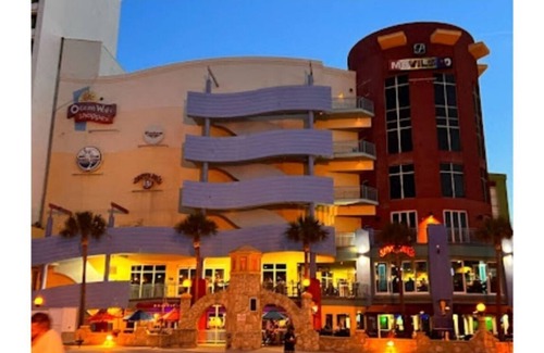 Daytona Beach Villa | Lovely 2 bedroom condo on the beach