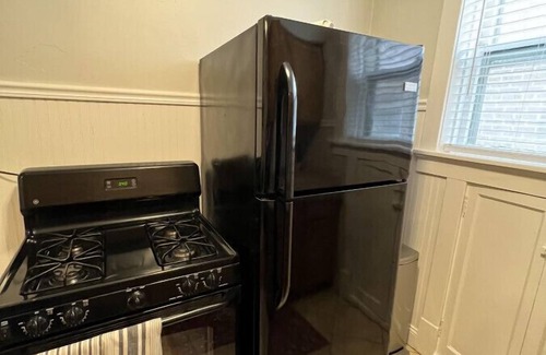 Northampton Apartment | Lovely 2-BR apartment with free parking