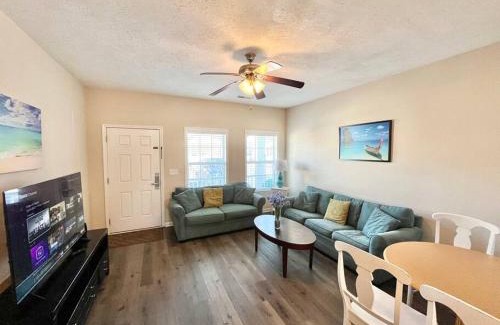 Myrtle Beach House | Lovely 2-level 2-br cottage, 2 blocks to beach