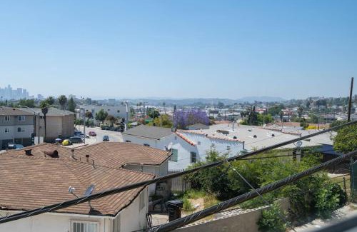 Los Angeles Apartment | Lovely 2bedroom condo with free parking on premise