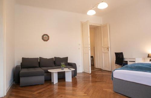 Wahring Apartment | Lovely 2BR Apt, Near AKH, Perfect for Longstays