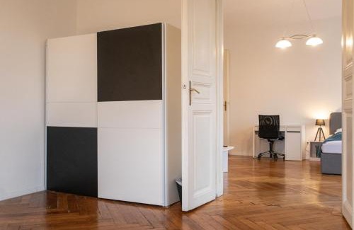Wahring Apartment | Lovely 2BR Apt, Near AKH, Perfect for Longstays
