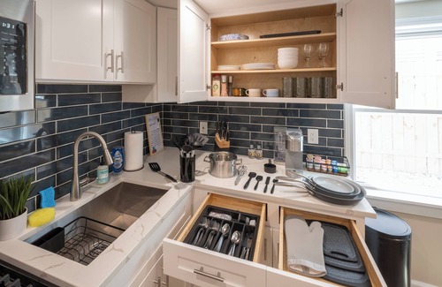 Avondale Apartment | Lovely 2BR Gem w/Outdoor Oasis