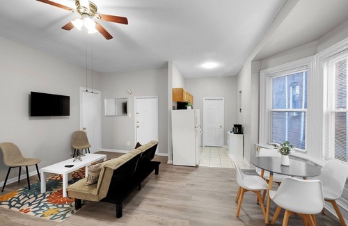 Spruce Hill Apartment | Lovely 2BR in Univ City