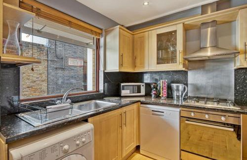 Clapham Apartment | Lovely 3-Bed Clapham Common