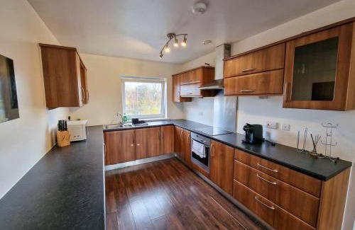 Chorlton-on-Medlock Apartment | Lovely 3 Bed Close to Centre by City SuperHost