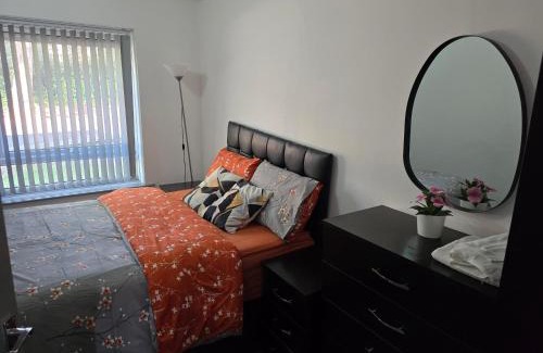 Birmingham Apartment | Lovely 3 Bed Ground Floor Apartment Near QE Hospital Harborne Birmingham New
