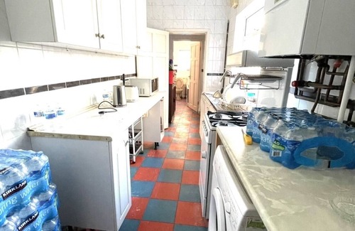 Coventry House | Lovely 3-bed House in Coventry Airbnb Property