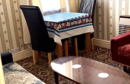 Coventry House | Lovely 3-bed House in Coventry Airbnb Property