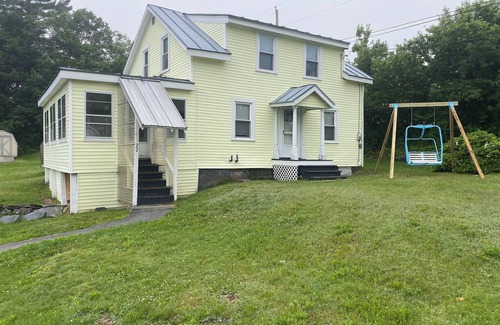 Greenville House | Lovely 3 Bedroom Home Located Close To Town