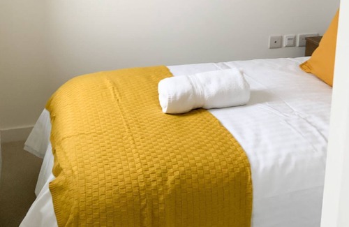 Andover House | Lovely 3 bedroom house in Andover with free parking.