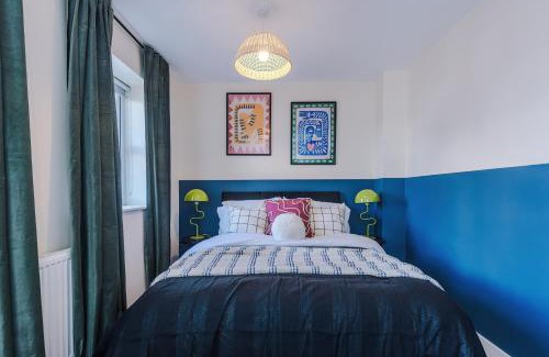 Grimsby House | Lovely 3 Bedroom House in Grimsby with WiFi & Parking Sleeps7 by PureStay