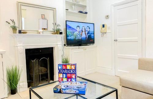 Hammersmith and Fulham Apartment | Lovely 3 bedroom maisonette with private roof terrace in Hammersmith