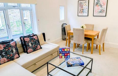 Hammersmith and Fulham Apartment | Lovely 3 bedroom maisonette with private roof terrace in Hammersmith