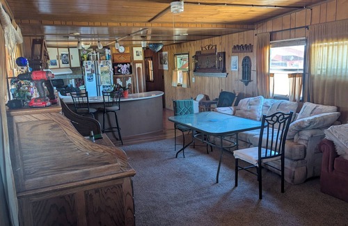 Tucson House | Lovely 3-bedroom private mobile home with WiFi in Tucson