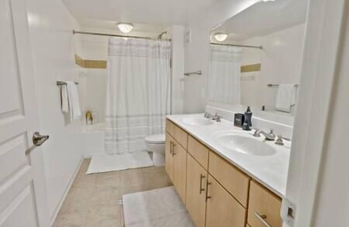 Clarendon Apartment | Lovely 3-Bedroom Townhouse Apartment