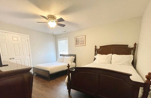 Bowling Green Apartment | Lovely 3-bedroom unit with king bed-near WKU