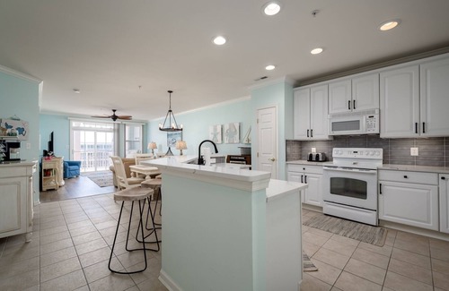 Sunset Island Condo | Lovely 3 BR Sunset Island Condo, Indoor & Outdoor Pools, FREE Linen & Towel Pkg