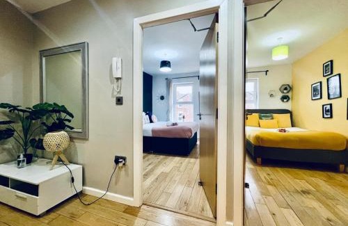 Chorlton-on-Medlock Apartment | Lovely 3 Dbl Bed (sleeps upto 6) close to centre.