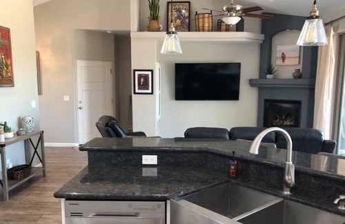 Wickenburg House | Lovely 3b/2b house with a view and direct access to the wash!