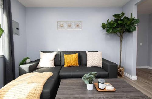 Los Angeles Apartment | Lovely 3bedroom condo with free parking on premise