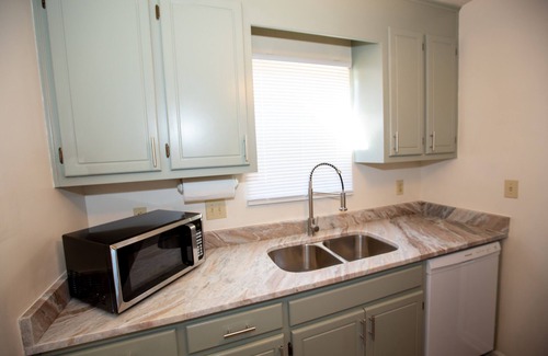 Greenwood House | Lovely 3BR/2BA Condo in great location, cozy place