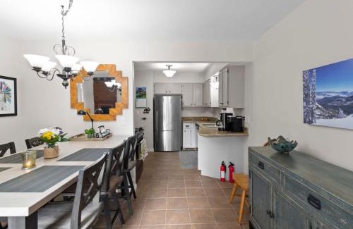 Cottonwood Heights House | Lovely 4 BDR Home with Private Hot Tub Near Trails