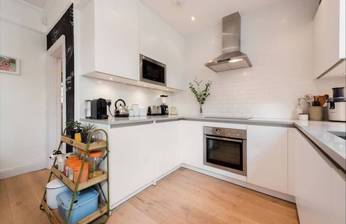 Dudden Hill House | Lovely, 4 bed Victorian house in North West London - Family friendly, sleeps 7