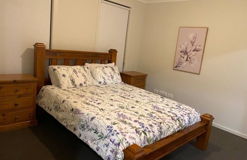 Wollongong House | Lovely 4 bedroom house