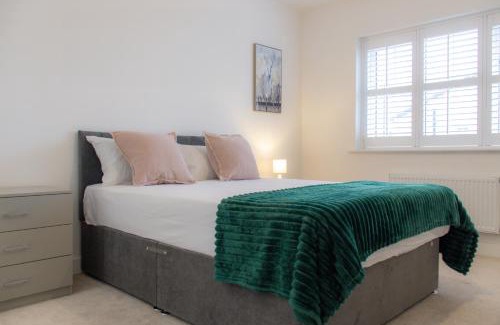 Doncaster House | Lovely 4 Bedroom House Near Doncaster Racecourse!