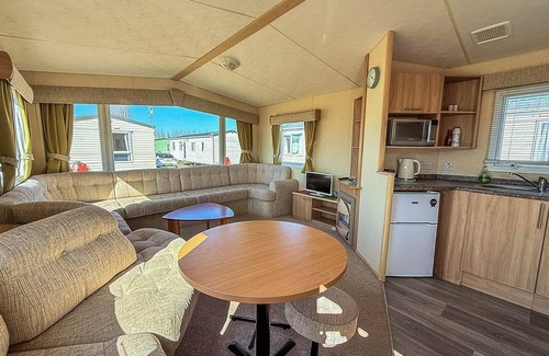 Hunstanton House | Lovely 6 berth caravan nearby Hunstanton beach in Norfolk ref 23071T