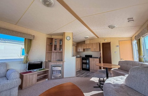 Hunstanton House | Lovely 6 berth caravan nearby Hunstanton beach in Norfolk ref 23071T
