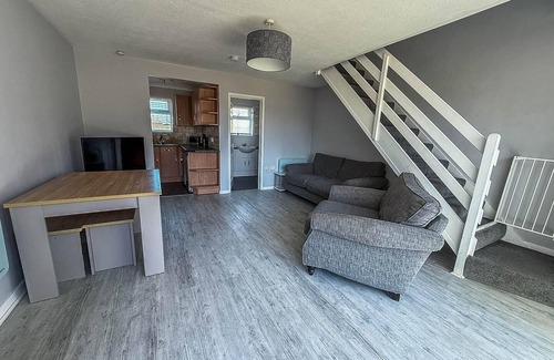 Corton Villa | Lovely 6 berth villa at Waterside Village Park in Corton ref 14100W