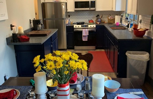 Hamilton House | Lovely 7 Acre private retreat. Mountain views. Fishing, Hiking and Town near by.