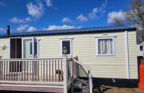 Louth Other | Lovely 8 Berth Caravan With Decking At Sunnydale Park, Lincolnshire Ref 35091Br