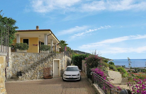 Santo Stefano al Mare Apartment | Lovely apartment for 6 people with WIFI, private pool, hot tub, A/C, TV, patio and parking