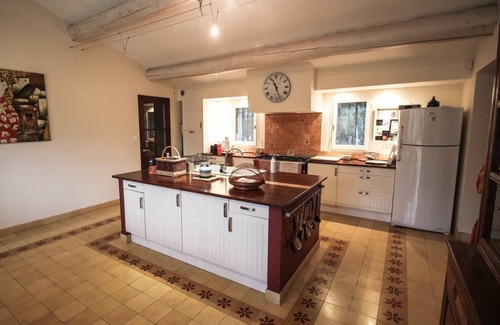 Maillane House | Lovely air-conditioned Provencal farmhouse in Maillane (13), with summer kitchen and heated.