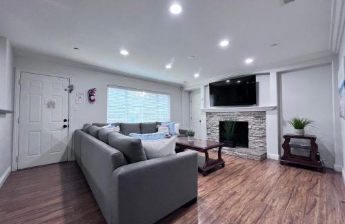 Southwest Anaheim House | Lovely Anaheim Pool Home 1 Mile to Disney