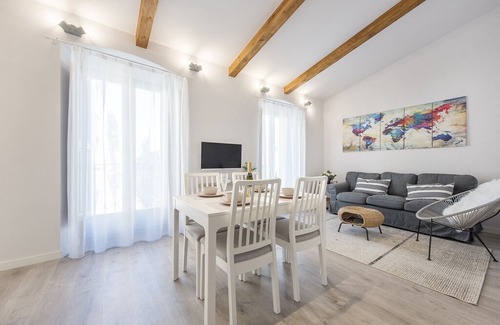 Banyoles Apartment | Lovely and bright apartment in the heart of Banyoles