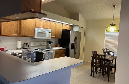 Arlington House | Lovely and Comfy 3 bedroom home -Quiet neighborhood
