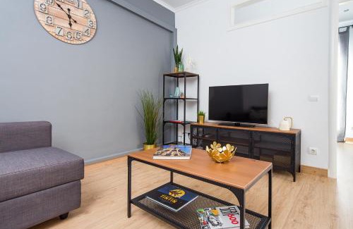 El Camp de l'Arpa del Clot Apartment | Lovely and Convenient Sagrada Familia Apartment
