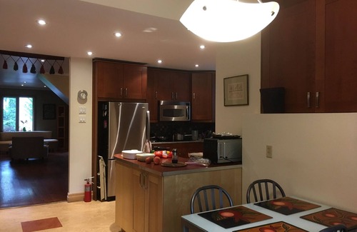 Midtown Toronto House | Lovely annex winter rental!