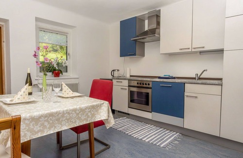 Nussdorf am Attersee Apartment | Lovely apartment for 4 people with terrace and parking