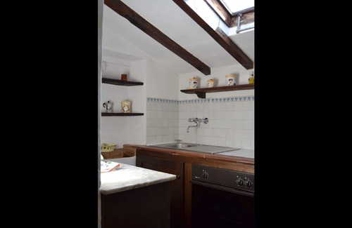 Cortona Apartment | Lovely apartment for 6 guests with pool, WIFI, A/C, TV and parking
