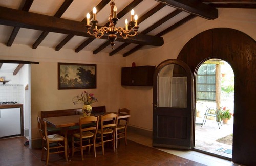 Cortona Apartment | Lovely apartment for 6 guests with pool, WIFI, A/C, TV and parking