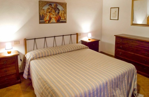 Ponte di Gabbiano Villa | Lovely apartment in villa for 4 guests with pool, WIFI, pets allowed and parking, close to Siena