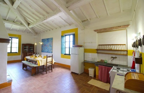 Foiano della Chiana Apartment | Lovely apartment for 8 guests with WIFI, pool, pets allowed and parking
