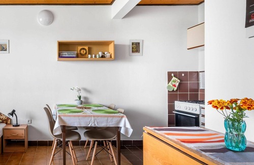 Rabyne Apartment | Lovely apartment for 5 guests with WIFI, patio, pets allowed, panoramic view and parking