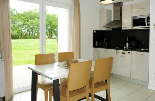 Bourgenay House | Lovely apartment in villa for 4 people with pool, hot tub, TV, terrace, pets allowed and parking
